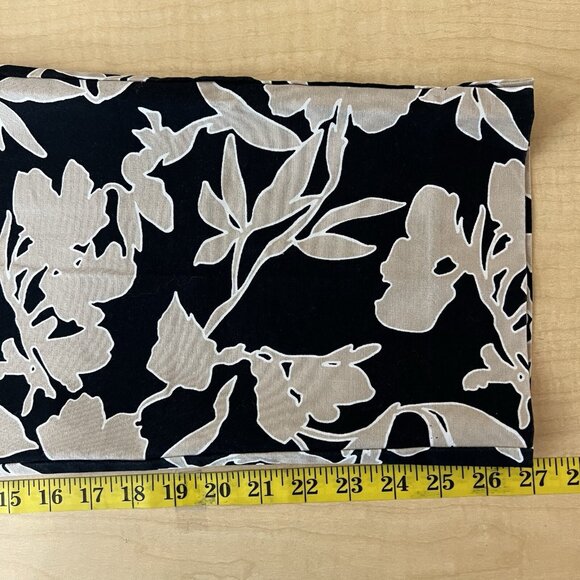 Liz Claiborne Women's Floral Black Tan Cropped Pants Size 14 Zip Side Mid Rise - Picture 11 of 12